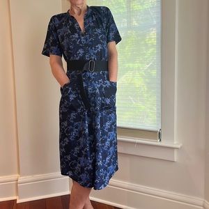 Banana Republic.  Black & Blue floral fabric.  Optional belt.  Fully lined.